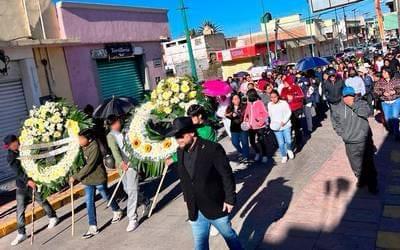 Estudiantes de la Secundaria Miguel N. Lira despiden con honor a Leslie N. tras trágico accidente en motocicleta